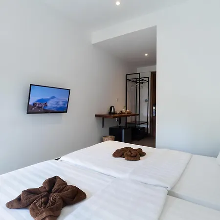 Onederz Sihanoukville - 10 Mins Walk From The Tourism Pier Room photo