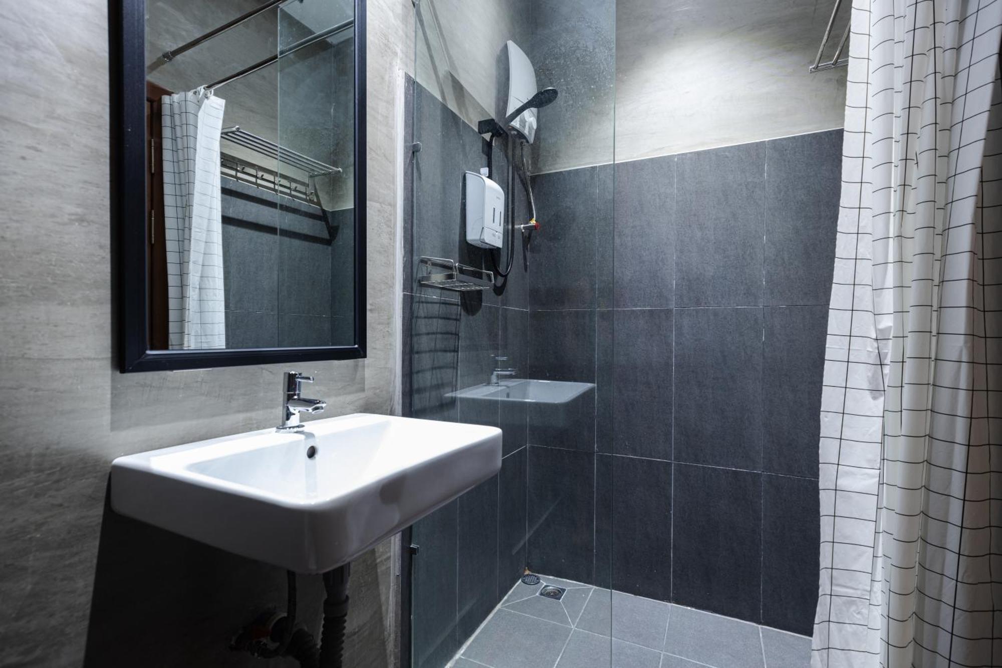Onederz - 10 Mins Walk From The Tourism Pier Hostel Sihanoukville