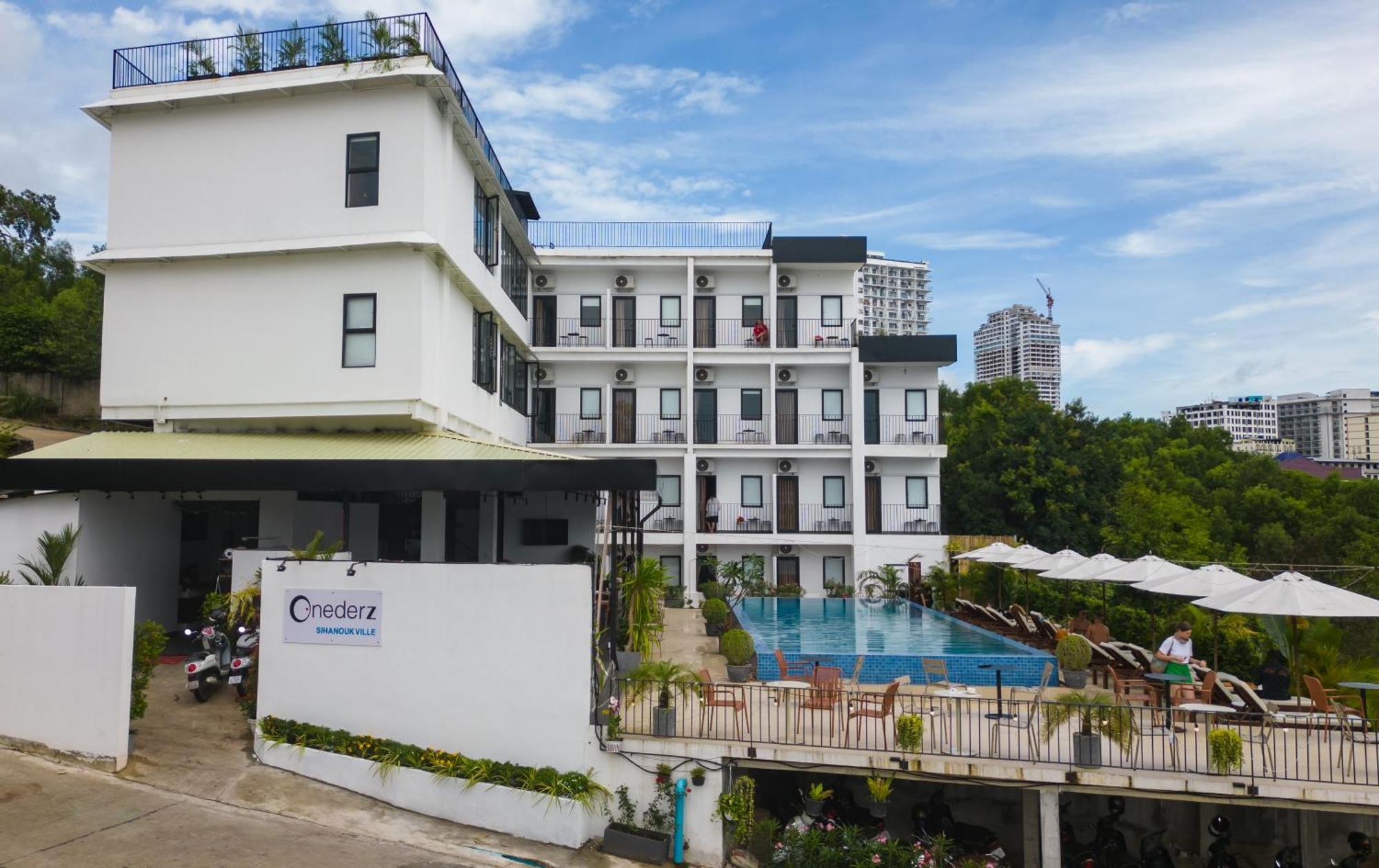 Hostel Onederz - 10 Mins Walk From The Tourism Pier Sihanoukville
